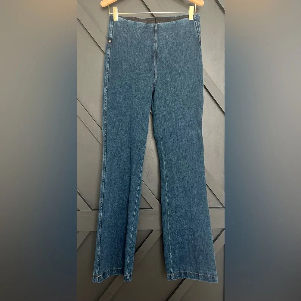 Lysse New York Baby Bootcut Denim (32" Inseam), Size Medium - Picture 4 of 8